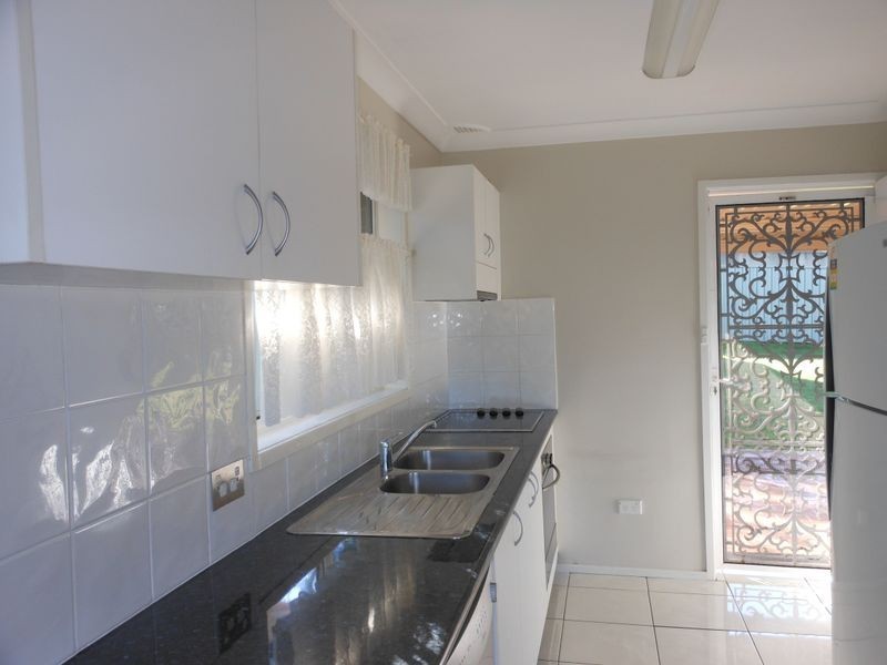40 Semillon Cres, Eschol Park NSW 2558