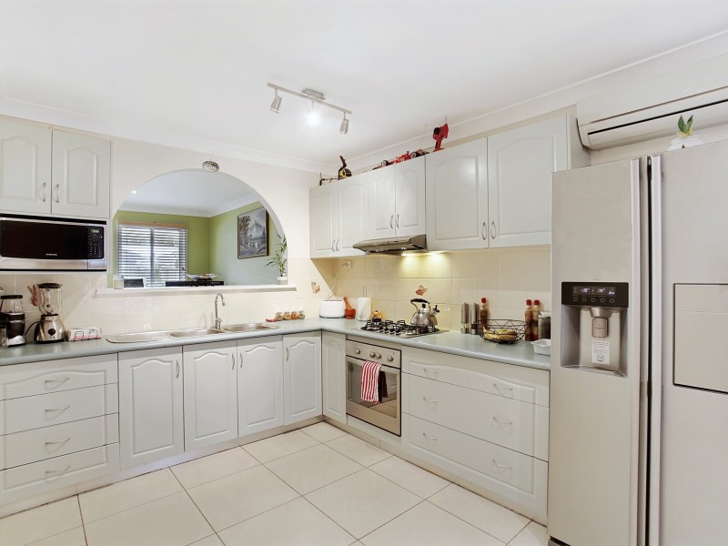 18 Mundara Place, St Helens Park NSW 2560