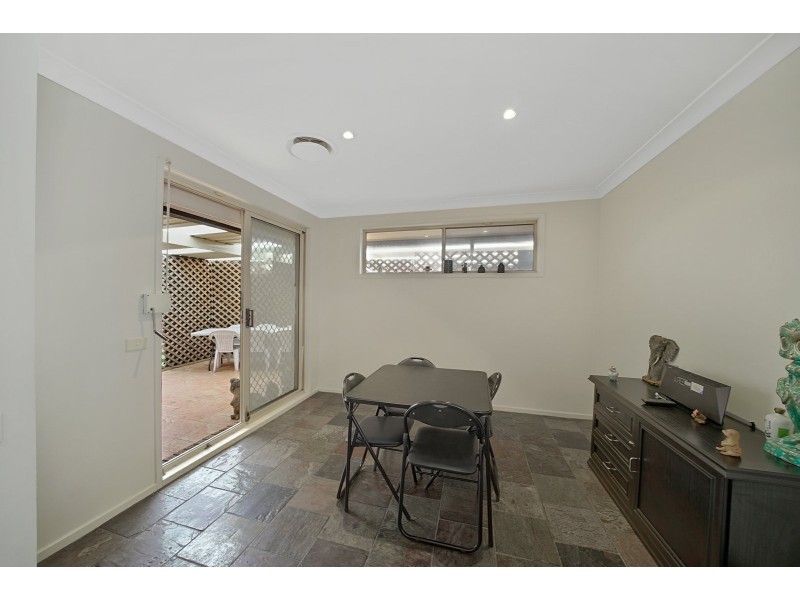 34A Anthony Dr, Rosemeadow NSW 2560
