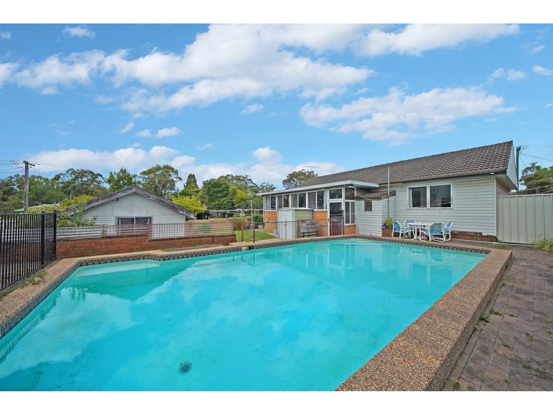8 Albury Ave, Campbelltown NSW 2560