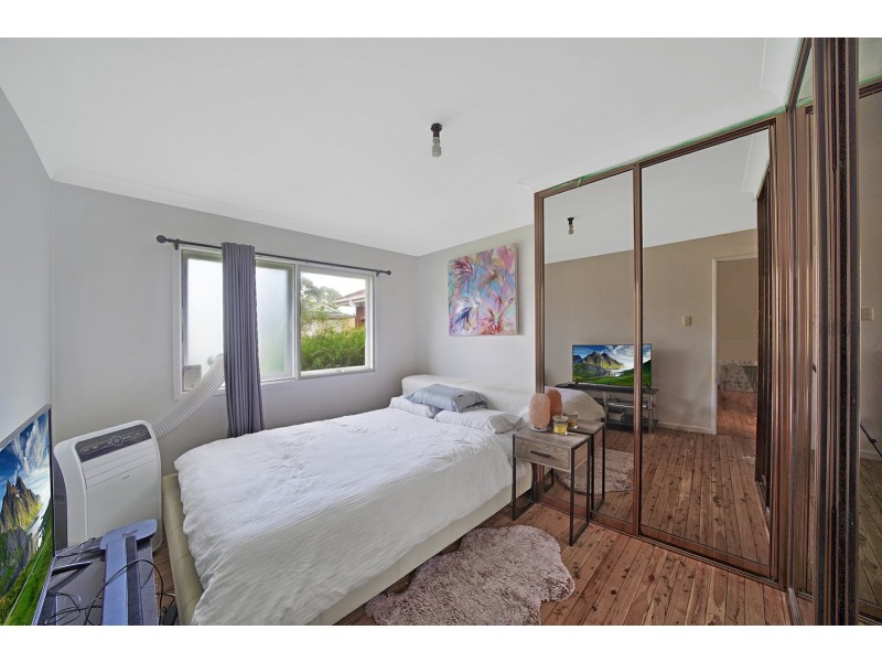 8 Albury Ave, Campbelltown NSW 2560