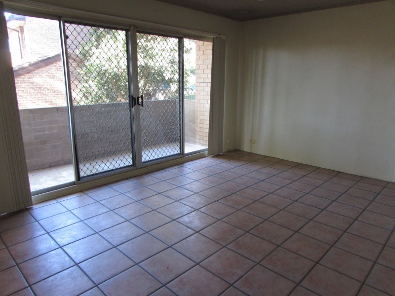 3/28A Moore Street, Campbelltown NSW 2560