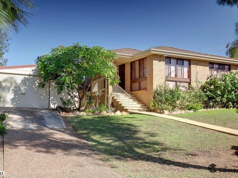 13 Bianca Place, Rosemeadow NSW 2560