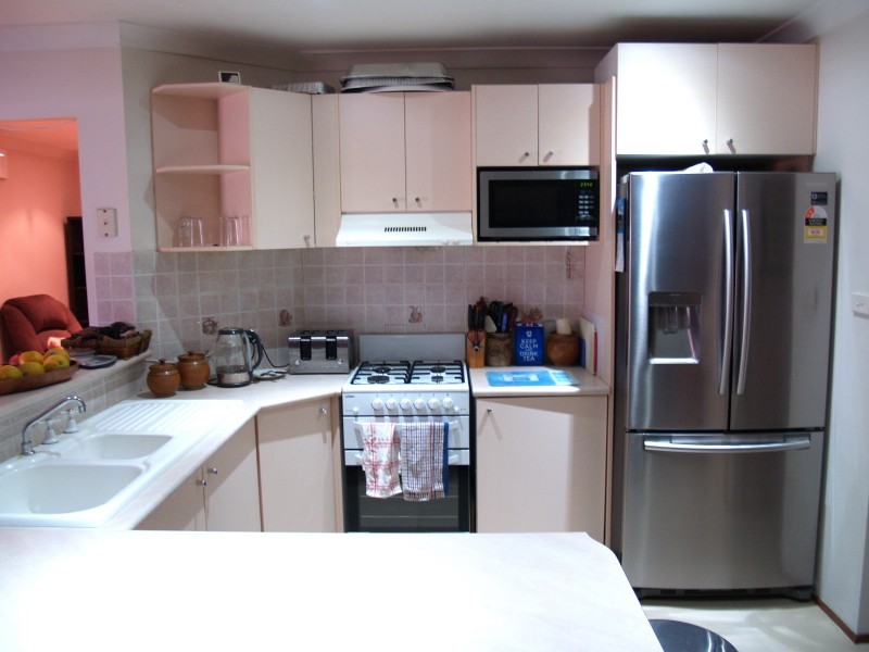 10 Barnard Pl, St Helens Park NSW 2560