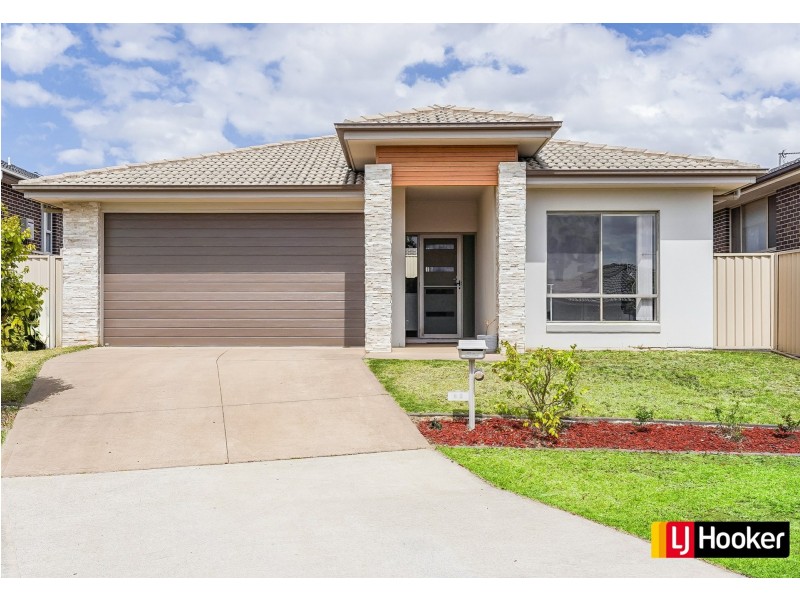 62 Reynolds St, Spring Farm NSW 2570