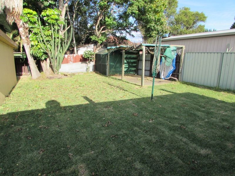 26 Raymond Ave, Campbelltown NSW 2560