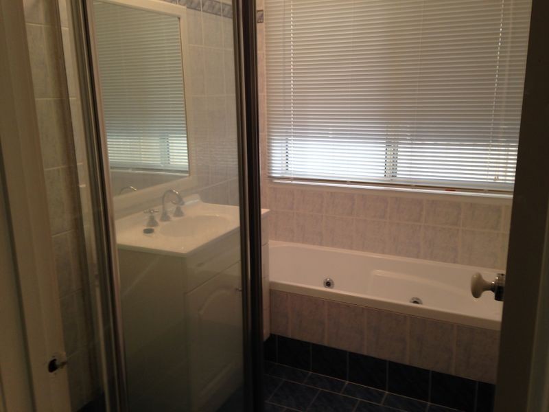 30 Outram Place, Currans Hill NSW 2567