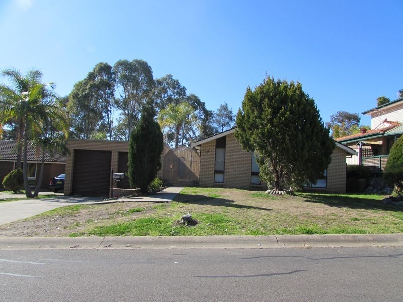 23 Lillyvicks Crescent, Ambarvale NSW 2560