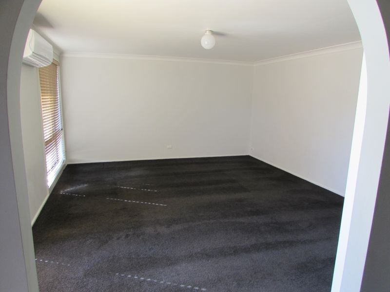 23 Lillyvicks Crescent, Ambarvale NSW 2560