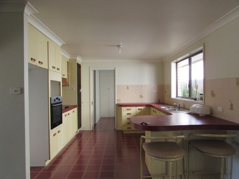 23 Lillyvicks Crescent, Ambarvale NSW 2560