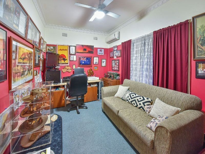 34 Bocking Ave, Bradbury NSW 2560