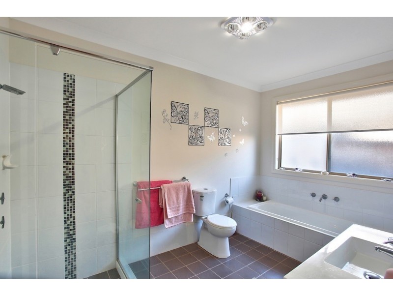 8 Preston Avenue, Elderslie NSW 2570