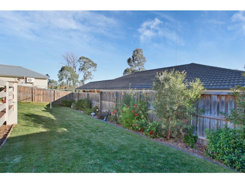 8 Preston Avenue, Elderslie NSW 2570