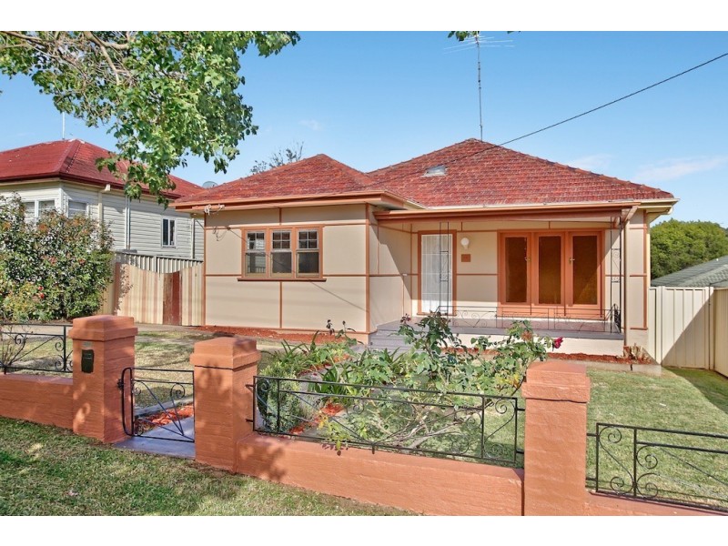 71 Lithgow Street, Campbelltown NSW 2560