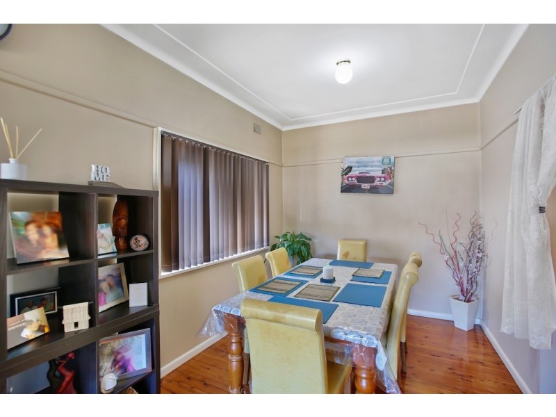 22 Bocking Avenue, Bradbury NSW 2560