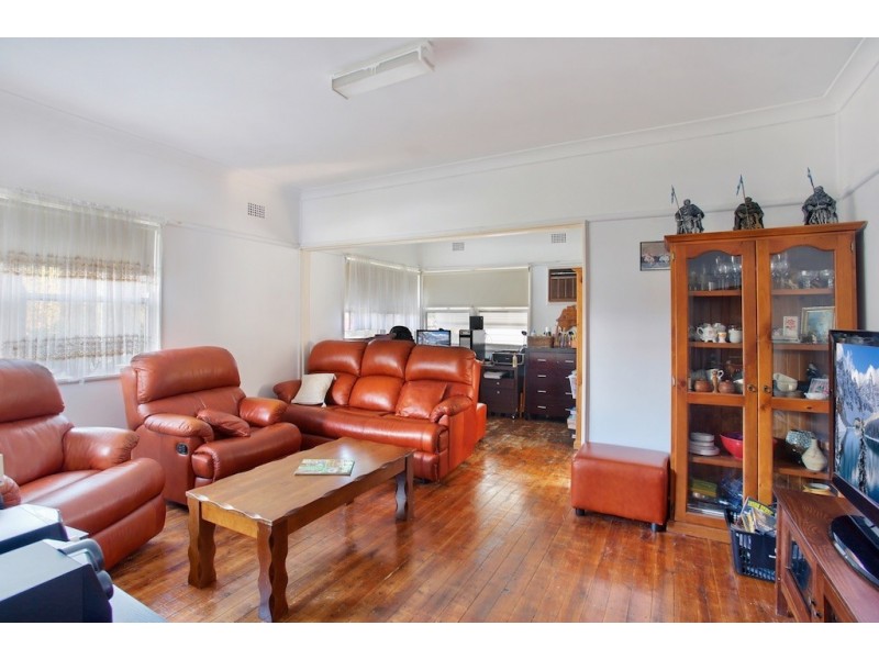 24 Bocking Avenue, Bradbury NSW 2560