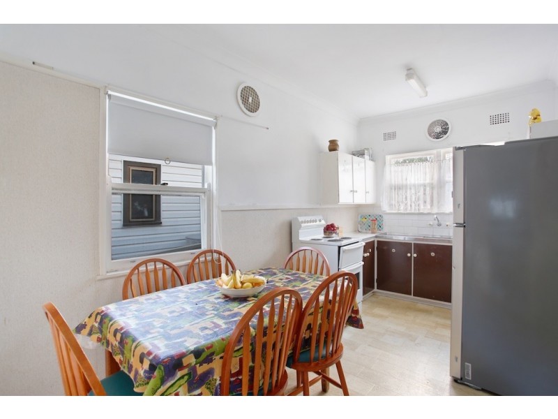 24 Bocking Avenue, Bradbury NSW 2560