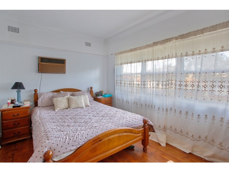 24 Bocking Avenue, Bradbury NSW 2560