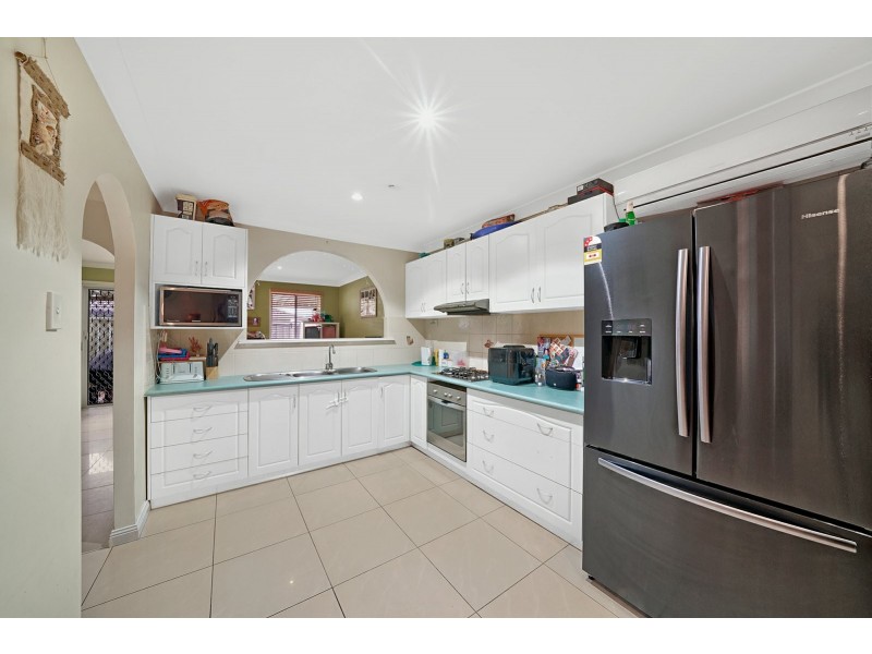 18 Mundarda Place, St Helens Park NSW 2560