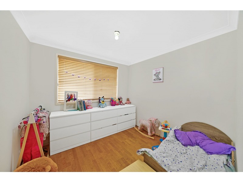 18 Mundarda Place, St Helens Park NSW 2560