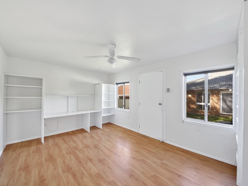 32 Holman Place, St Helens Park NSW 2560