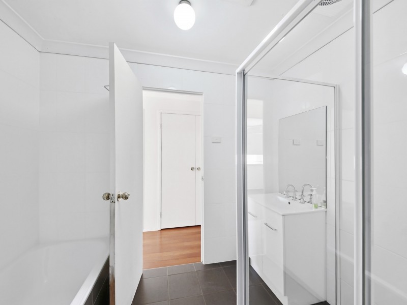 32 Holman Place, St Helens Park NSW 2560