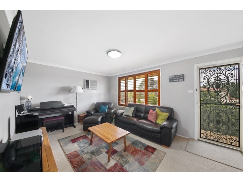 12 Lillyvicks Crescent, Ambarvale NSW 2560