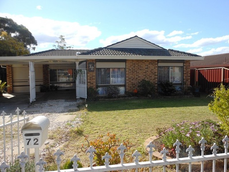 72 Queenscliff Drive, Woodbine NSW 2560