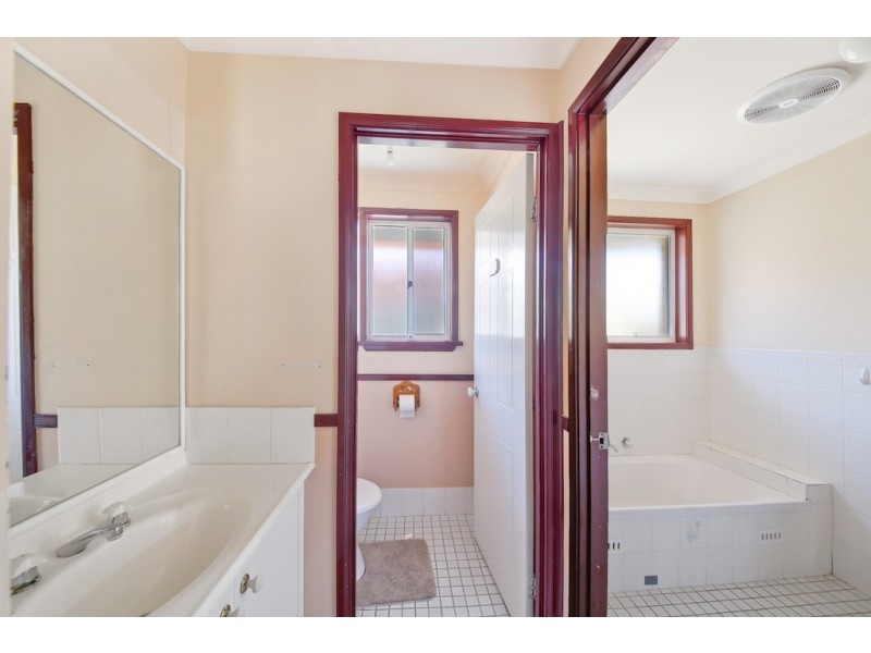 3 Woylie Place, St Helens Park NSW 2560