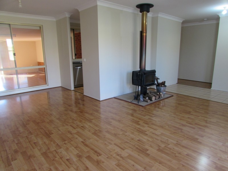 5 Fullerton Circuit, St Helens Park NSW 2560