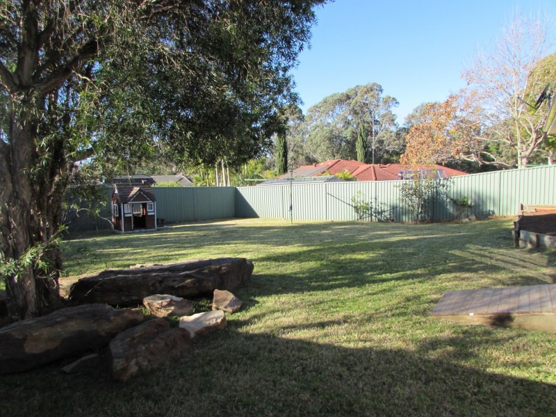 5 Fullerton Circuit, St Helens Park NSW 2560