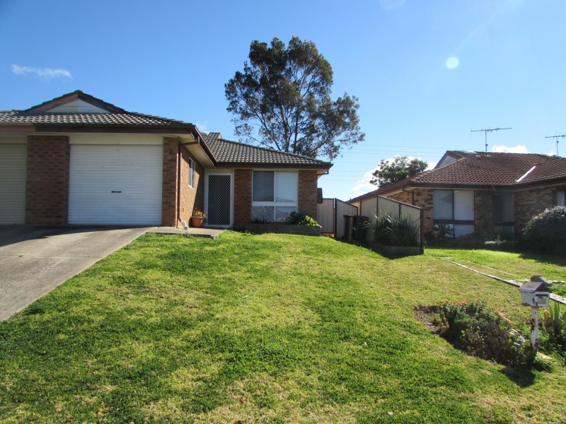 32 Holman Place, St Helens Park NSW 2560