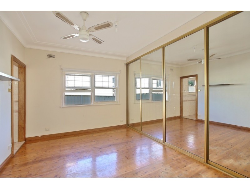 71 Lithgow Street, Campbelltown NSW 2560