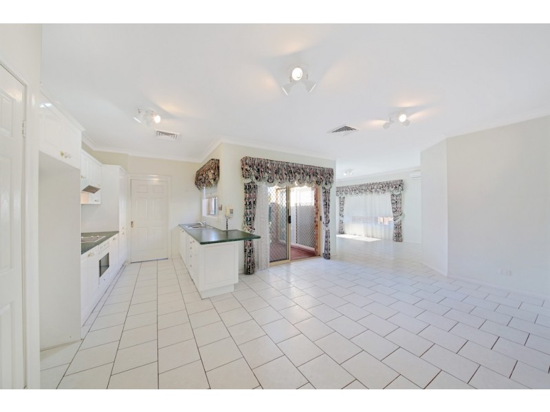 16 Cornelian Avenue, Eagle Vale NSW 2558