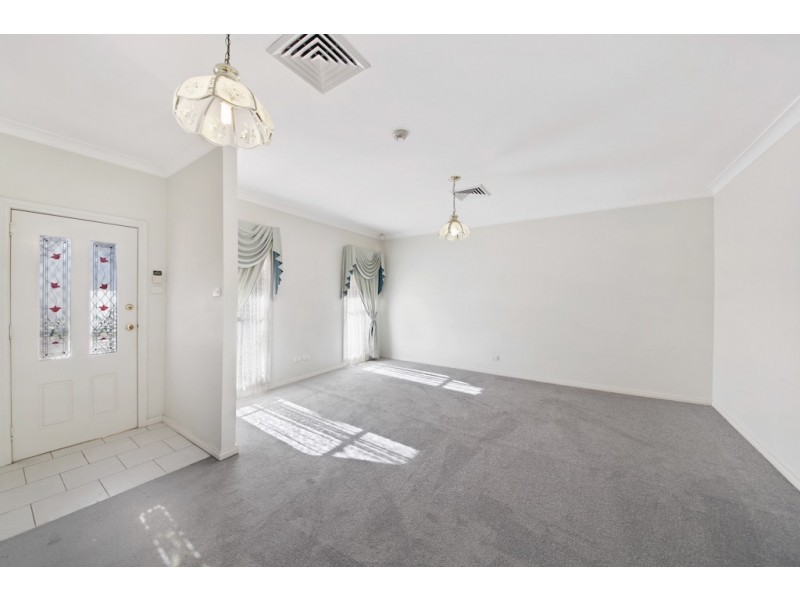 16 Cornelian Avenue, Eagle Vale NSW 2558