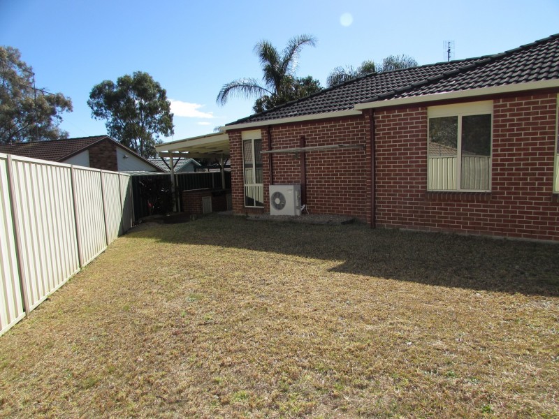 1 Cowan Place, St Helens Park NSW 2560