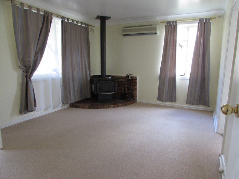 19 Hibiscus Crescent, Macquarie Fields NSW 2564