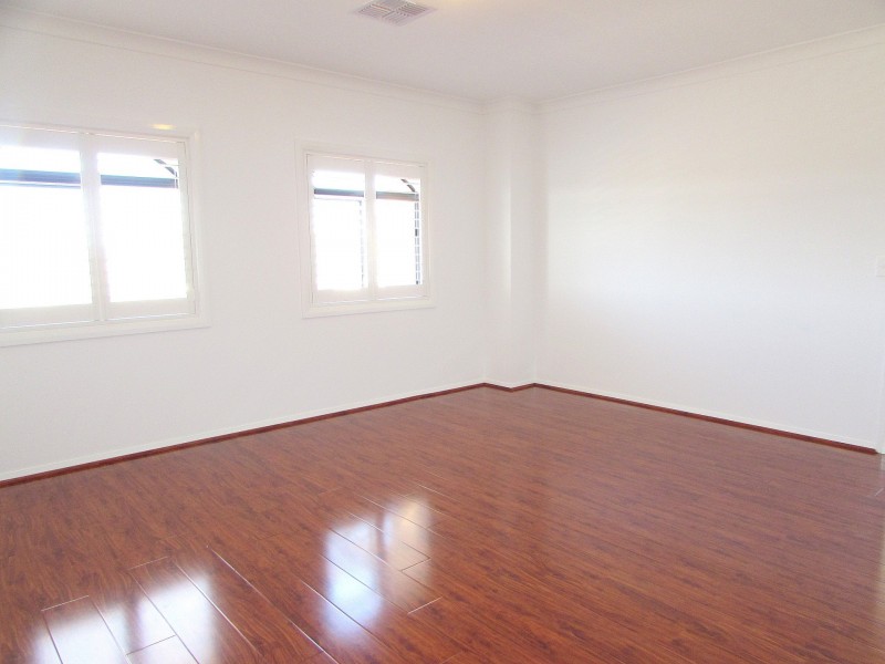 5 Lunar Place, Campbelltown NSW 2560