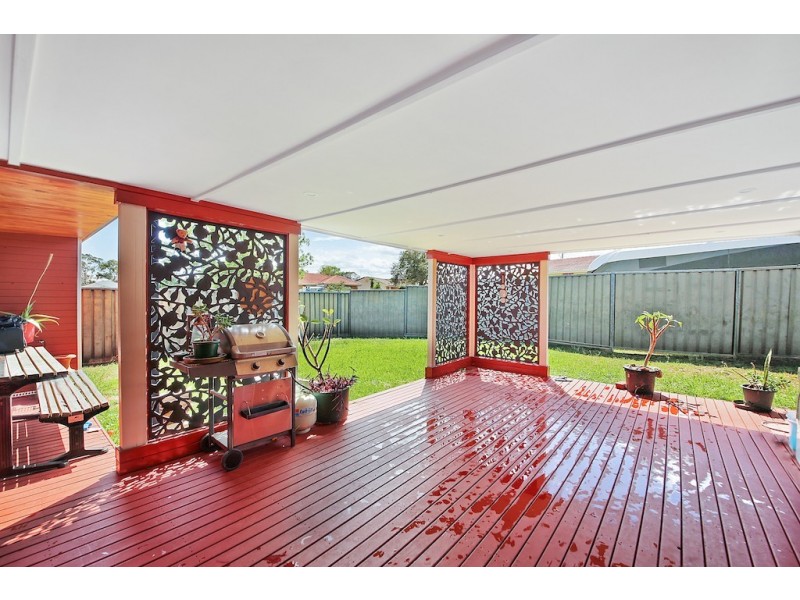 2 Wick Place, St Andrews NSW 2566