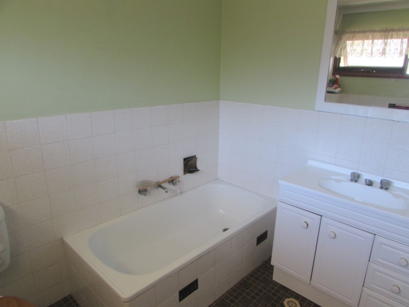 12/72 Campbellfield Ave, Bradbury NSW 2560