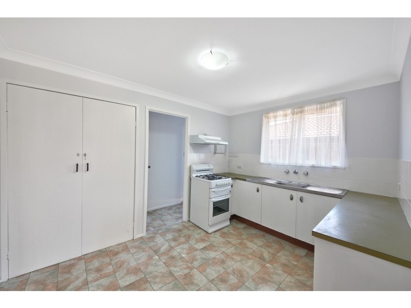 23 Larapinta Crescent, St Helens Park NSW 2560