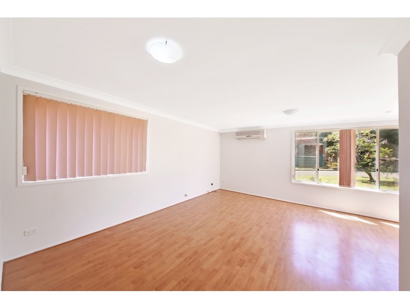 23 Larapinta Crescent, St Helens Park NSW 2560