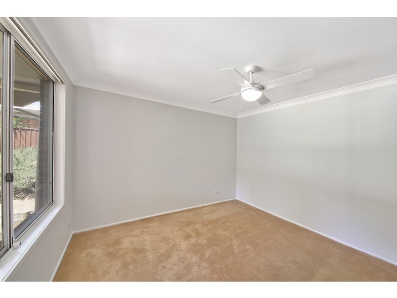 23 Larapinta Crescent, St Helens Park NSW 2560
