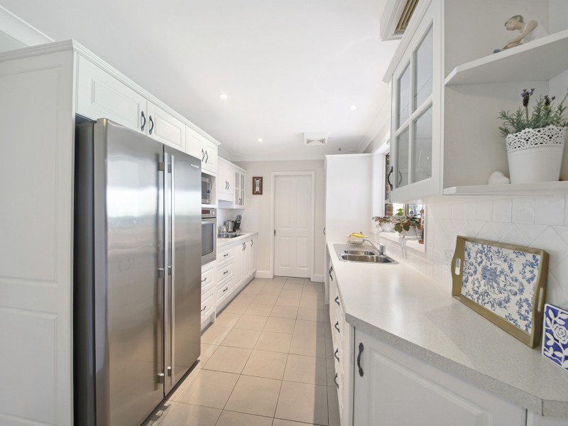 9 Perrumba Place, Bradbury NSW 2560