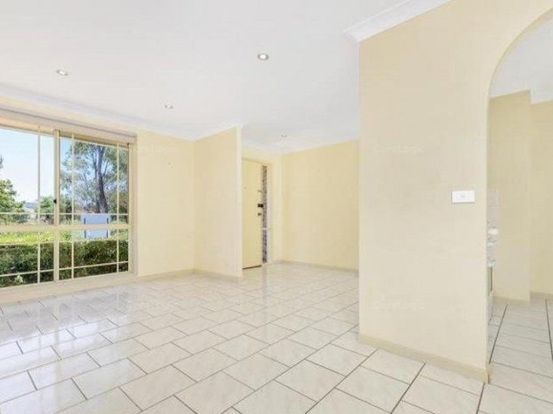 16 Elliot Place, St Helens Park NSW 2560