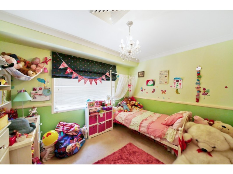 2 Blaxcell Place, Harrington Park NSW 2567