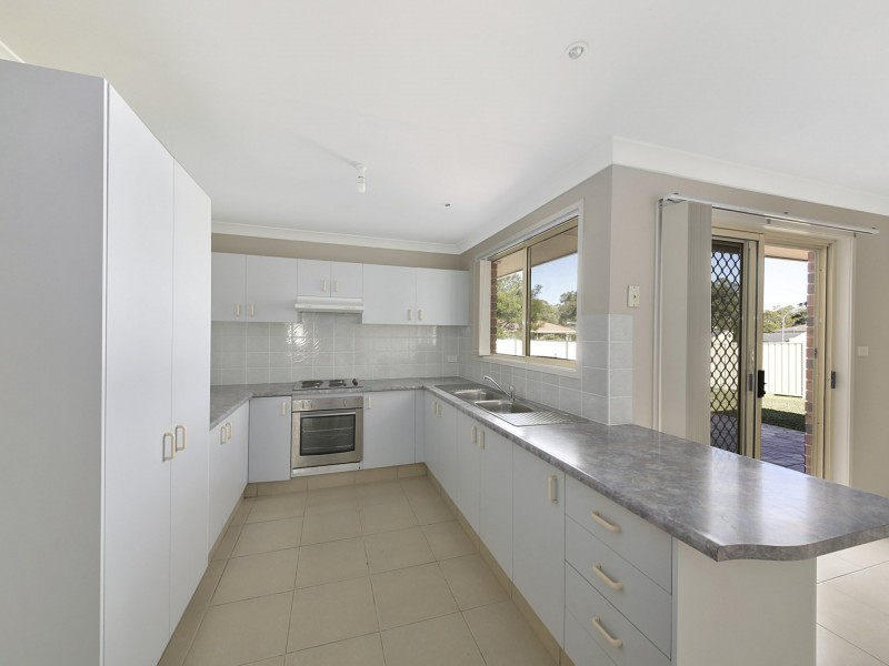 20 Lysander Avenue, Rosemeadow NSW 2560
