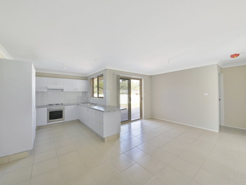 20 Lysander Avenue, Rosemeadow NSW 2560
