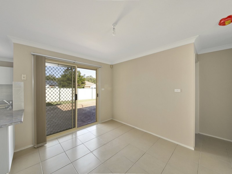 20 Lysander Avenue, Rosemeadow NSW 2560