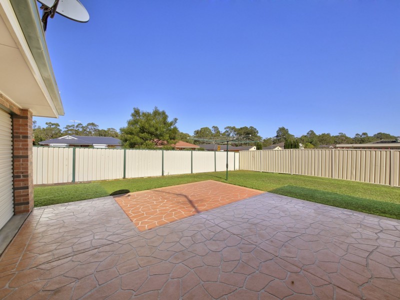 20 Lysander Avenue, Rosemeadow NSW 2560